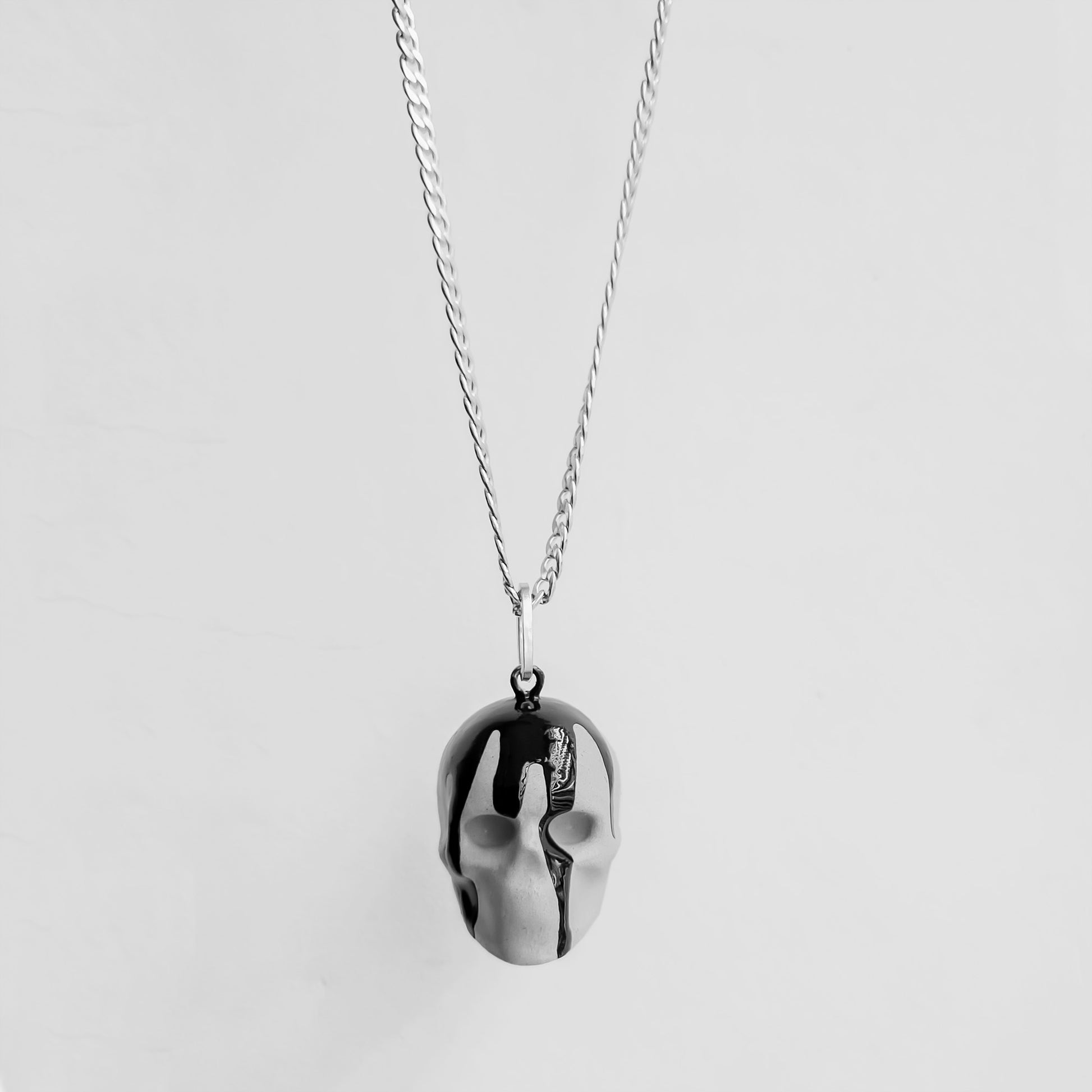 BLACK POLISHED SKULL