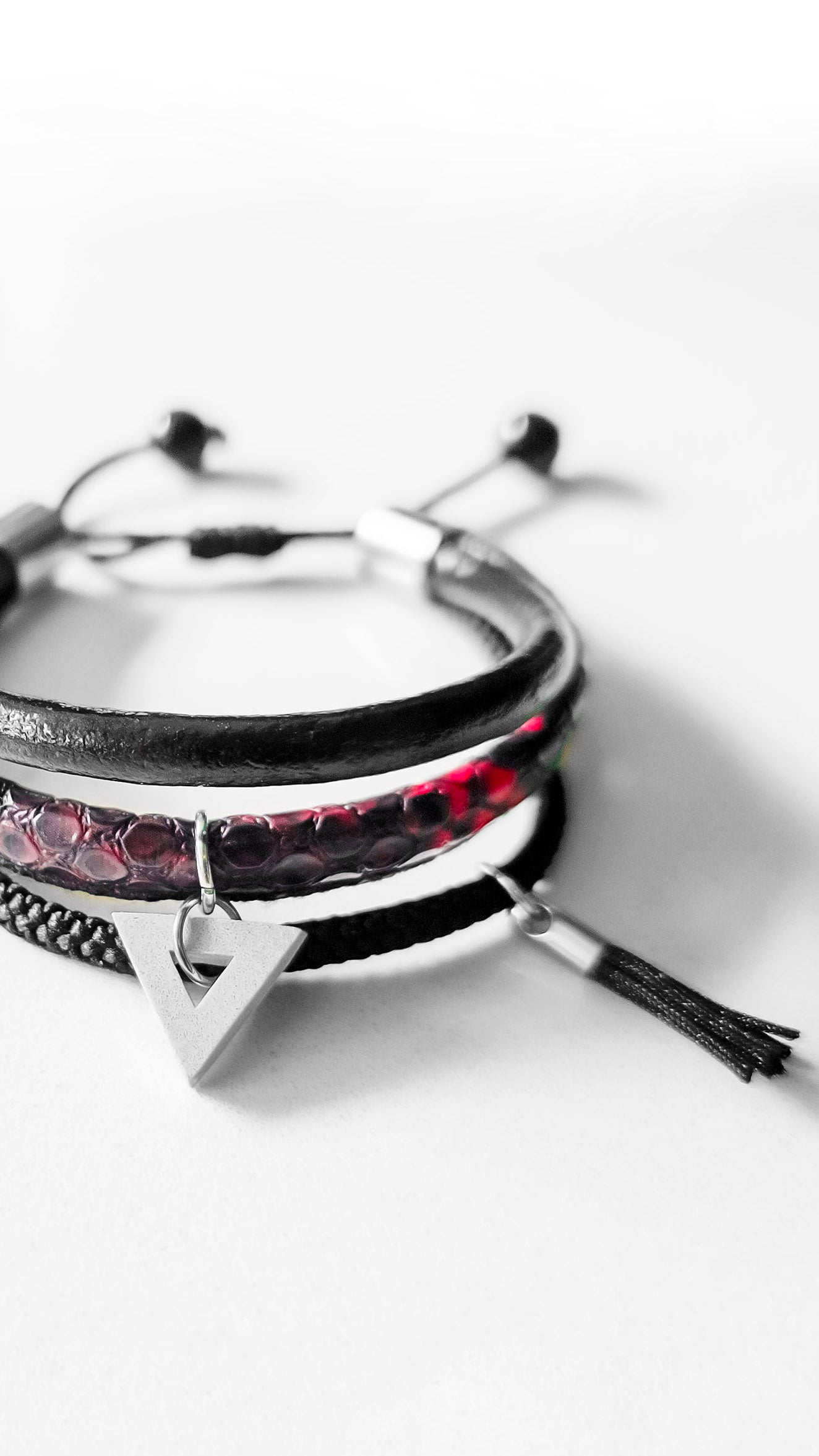 MIX RED SNAKE TRIANGLE