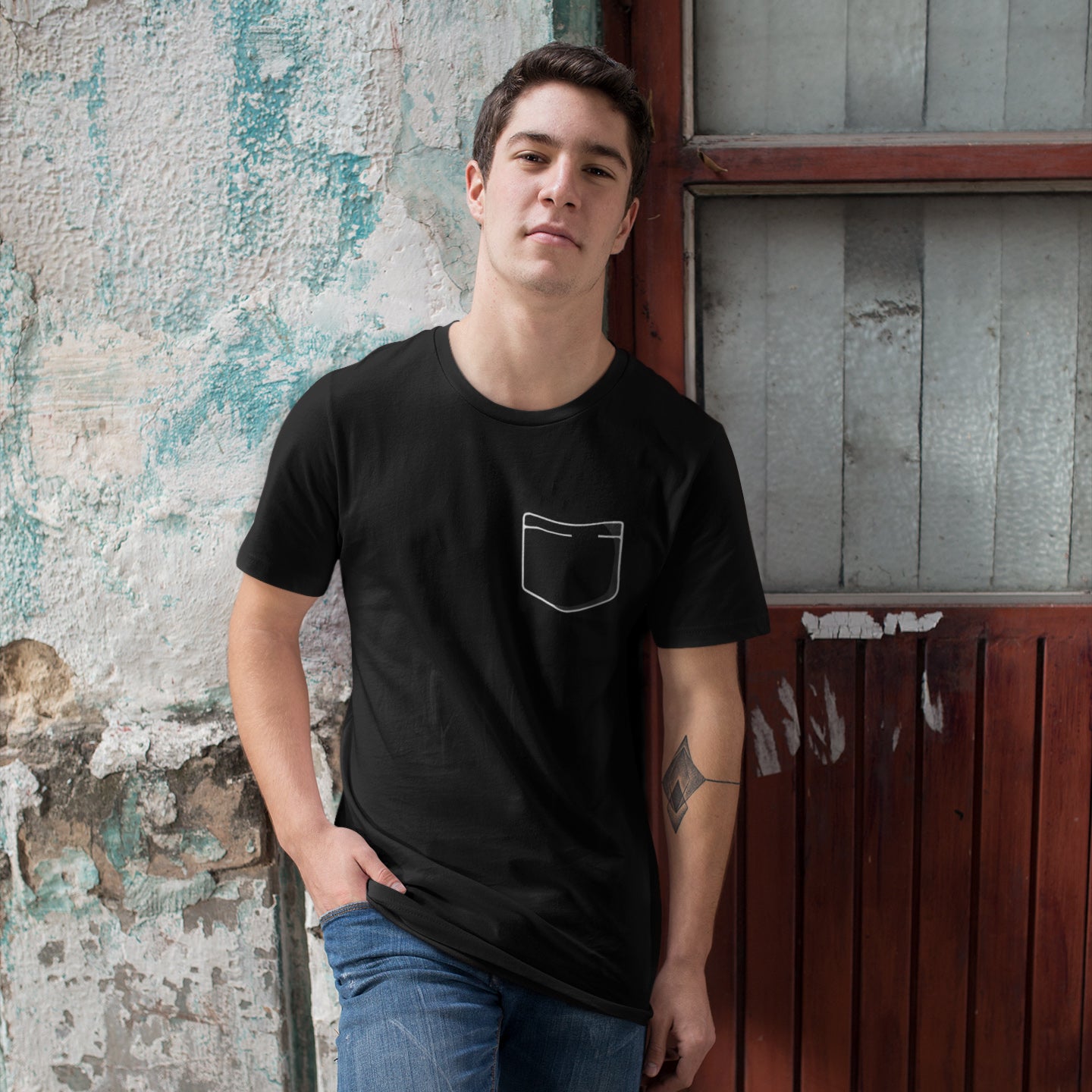 POCKET BLACK TEE