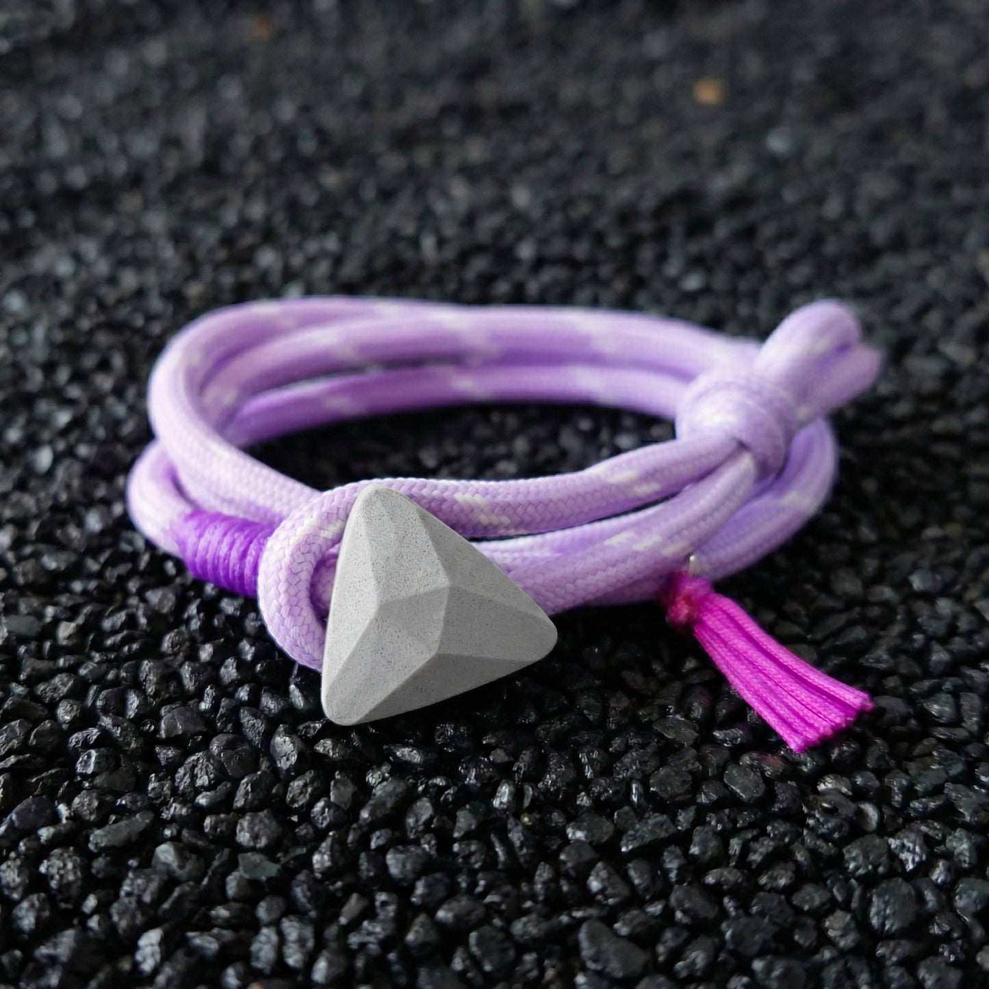 TRIANGLE PURPLE, PULSERA TRIANGULO DE CONCRETO