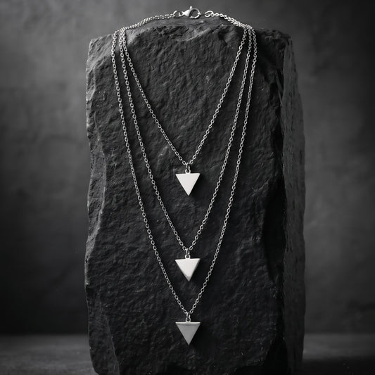 TRIANGLE TRIO. COLLAR DE ACERO INOXIDABLE TRIPLE CON 3 TRIANGULOS
