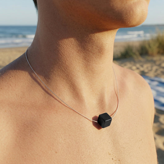 STEEL CUBE, COLLAR ACERO CON CUBO AGATA NEGRA MATE