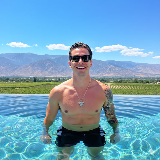 TRIANGLE LAYERS NECKLACE