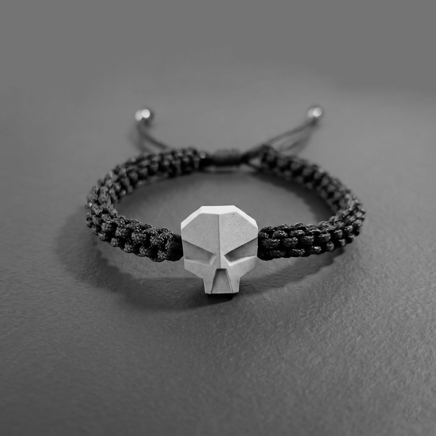 SKULL. PULSERA CALAVERA CORDON TRENZADO NEGRO