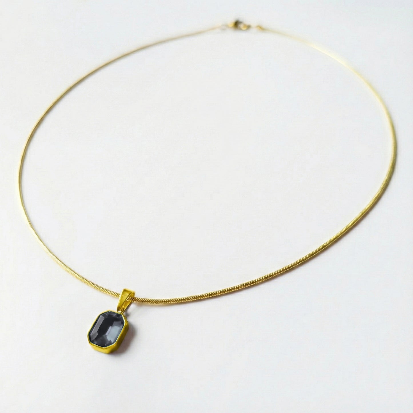 SQUARE GOLDEN DARK CRYSTAL