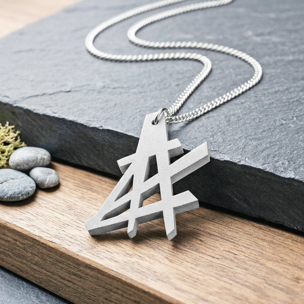 TOYO. COLLAR CON DIJE GEOMETRICO DE CONCRETO