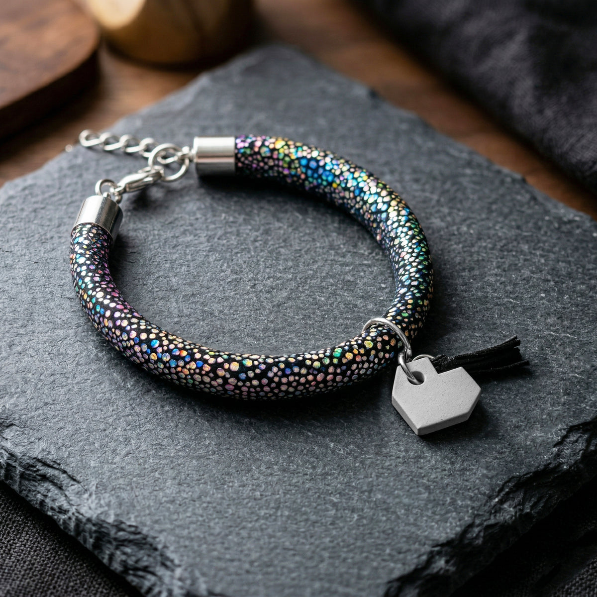BLACK TORNASOL TINY LOVE – Gerardo Ars Collection