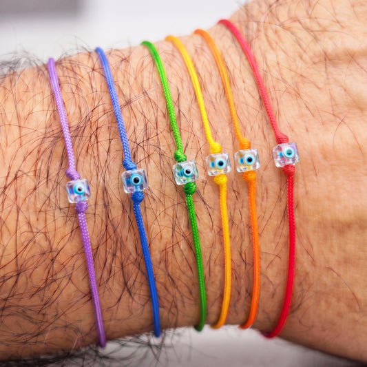 LUCKY CHARM RAINBOW, SET 6 PULSERAS CON OJOS CUADRADOS Y CORDONES DE COLORES