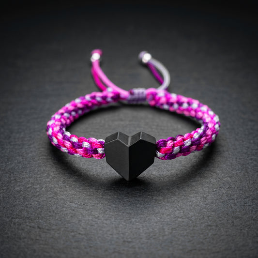 TINY LOVE. PULSERA CON CORAZON NEGRO Y CORDON MULTICOLOR