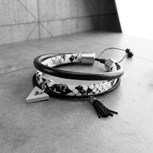 MIX WHITE SNAKE TRIANGLE