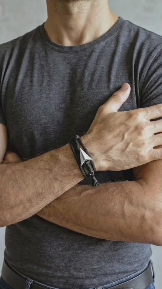 FLY PULSERA CORDON NEGRO AVION DE CONCRETO