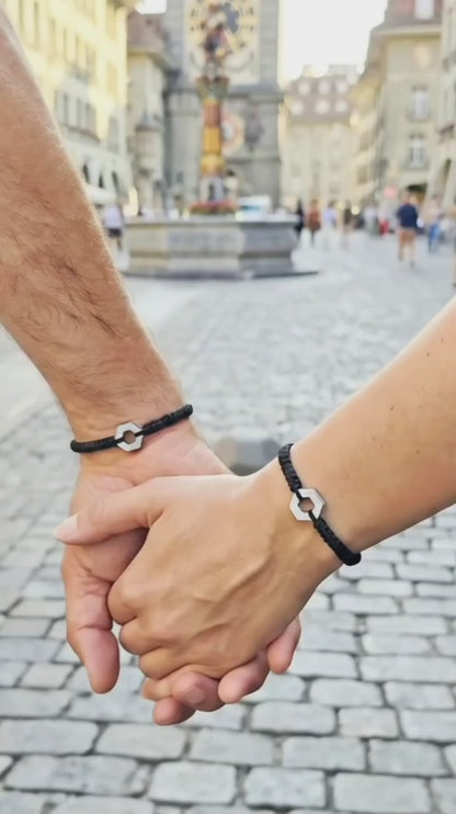 LOVERS BLACK, SET PULSERAS CON HEXAGONO SIMBOLO DE UNION