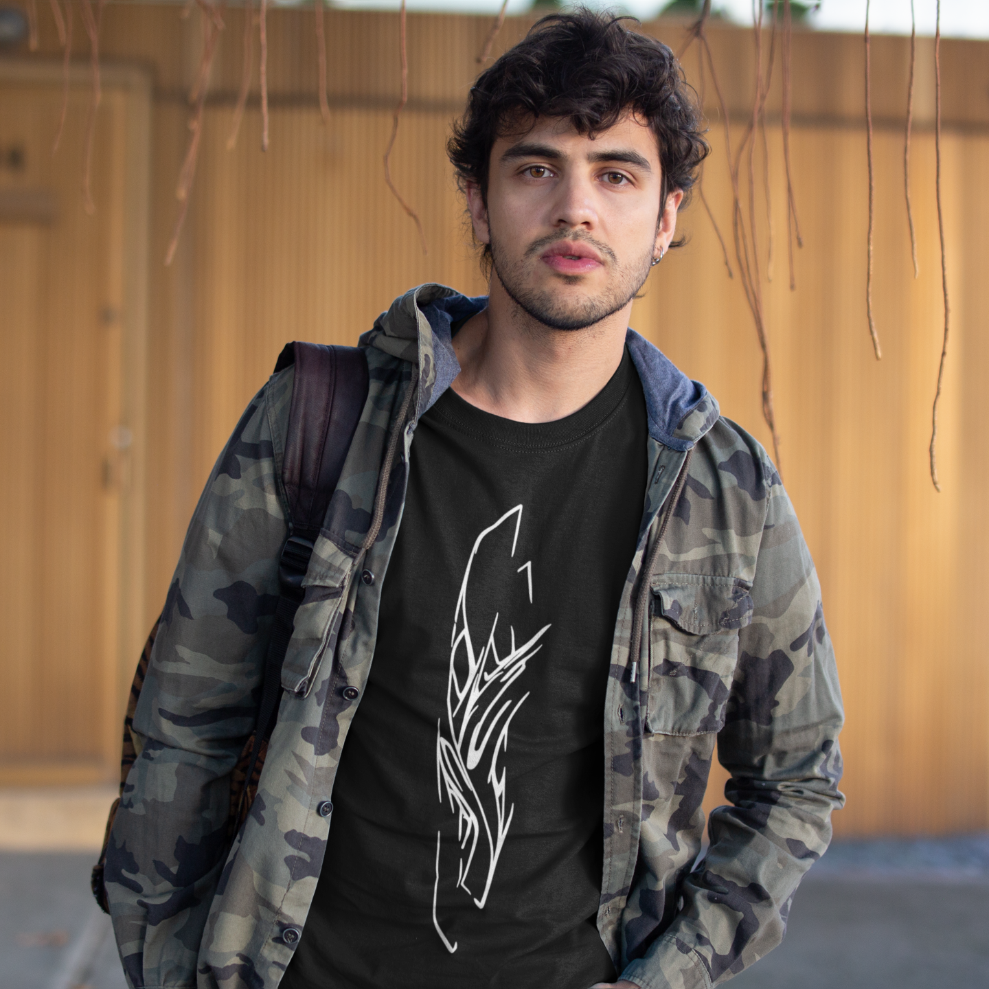 ZAHA BLACK TEE