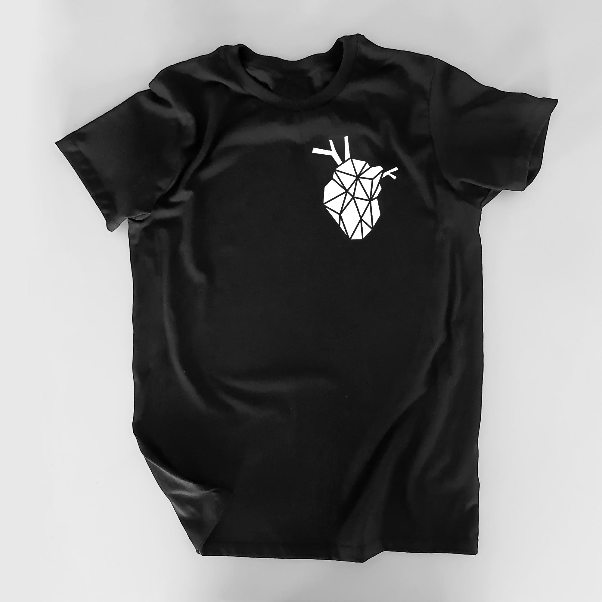 HAPPY WHITE HEART TEE
